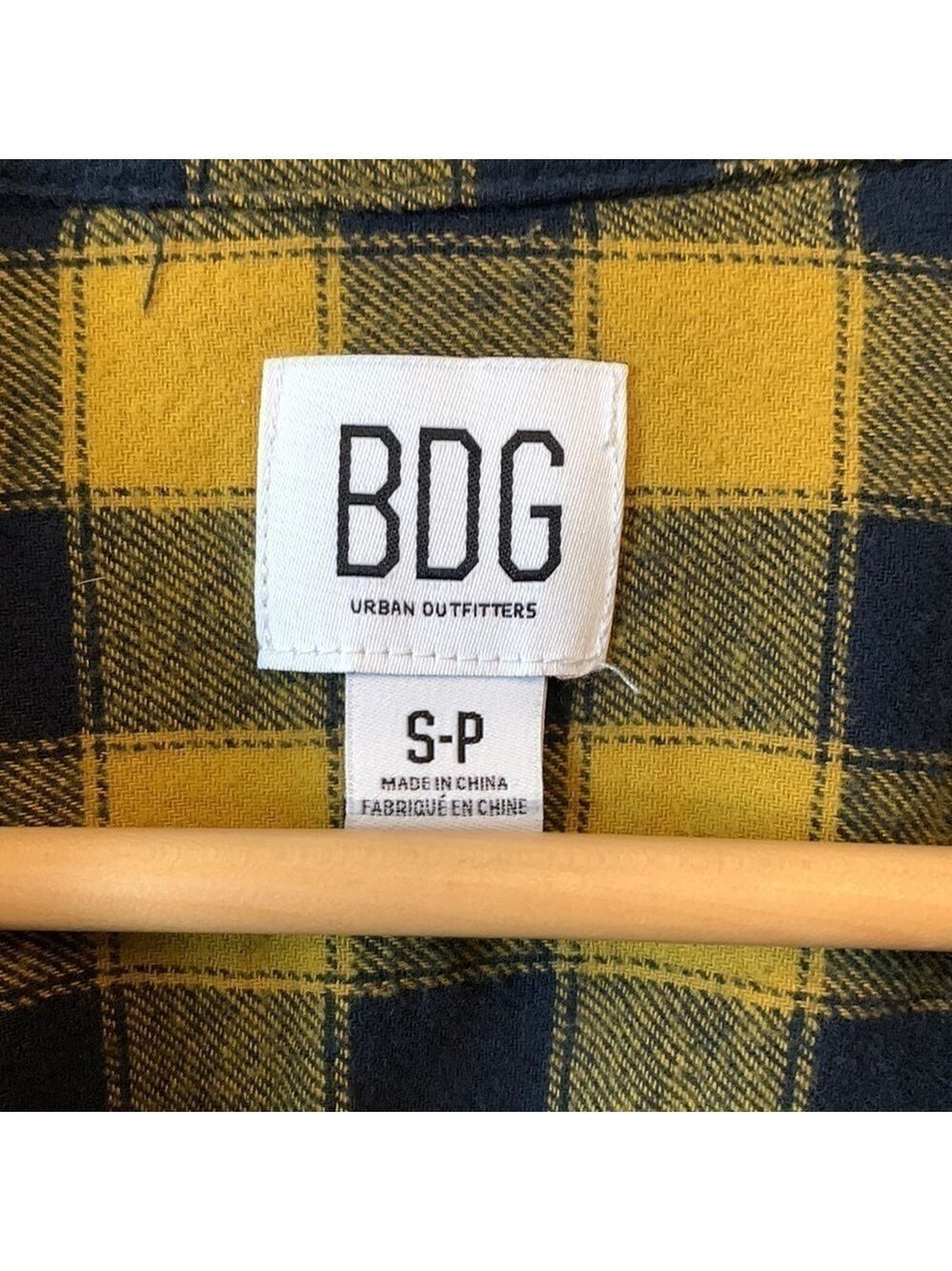 Urban Outfitters Cropped Flannel Button Down Shirt - Picture 2 of 13